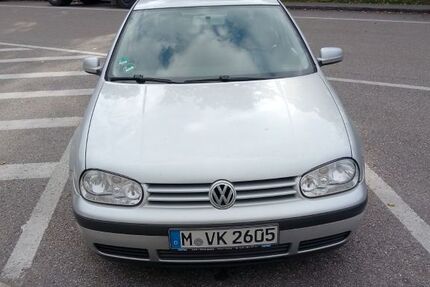 VW Golf 118.000 km 1.450 € München 81369