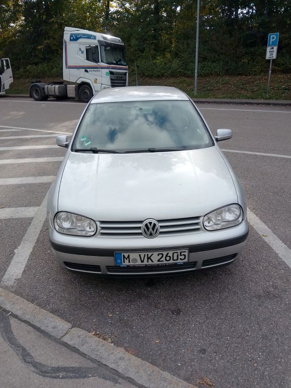 VW Golf 118.000 km 1.450 € München 81369