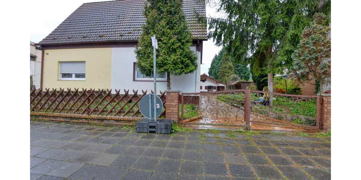 Idyllisches DHH mit Sanierungspotential in ruhiger & zentraler Lage Zusätzliches Hinterhaus inkl. - Doppelhaushälfte Ludwigshafen am Rhein Mundenheim | Angebot:25957079