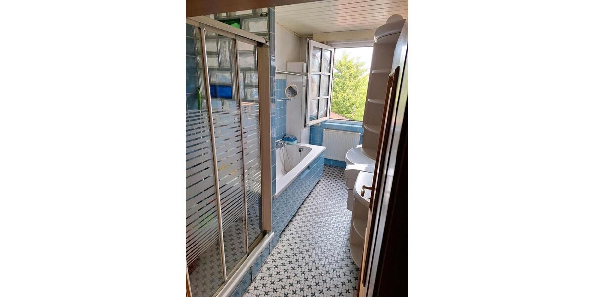 Einfamilienhaus Edenkoben - 7 Zimmer, 178 m&sup2;, 260.000&euro; | Angebot:27093866