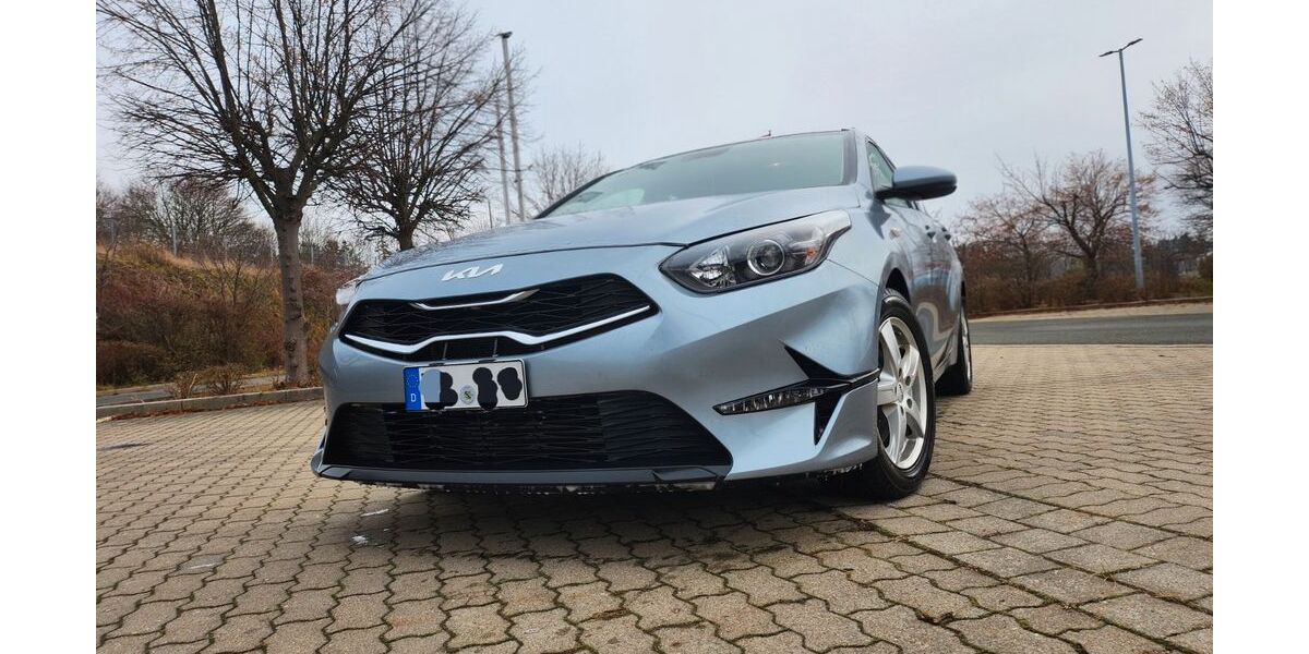 Kia ceed Sportswagon 39.000 km 15.499 &euro; Pöhl 08543