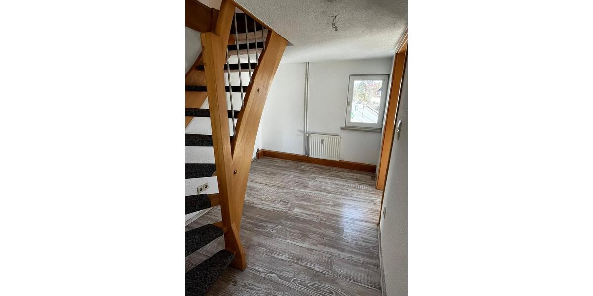 Einfamilienhaus Oberlungwitz - 4 Zimmer, 95 m&sup2;, 610&euro; | Angebot:25299138