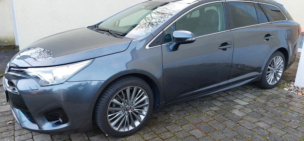 Toyota Avensis 65.000 km 17.900 &euro; Ingolstadt 85051