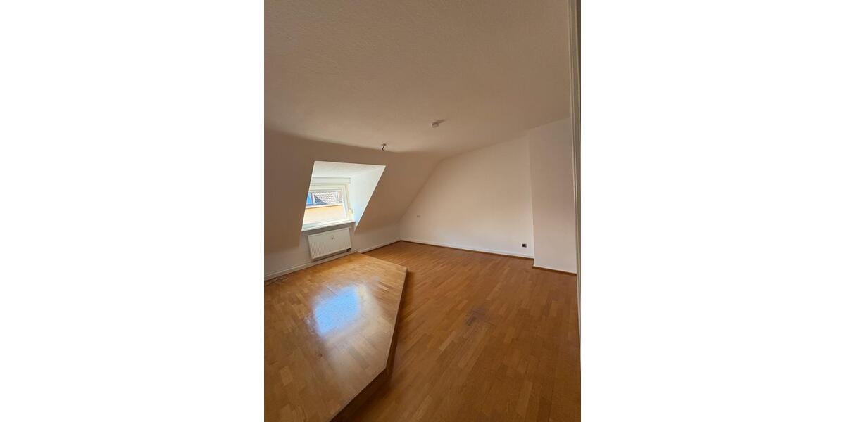 Dachgeschoßwohnung Speyer - 3 Zimmer, 77 m&sup2;, 860&euro; | Angebot:26678193