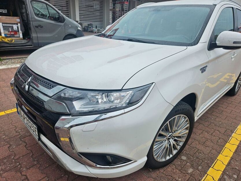Plug-in Hybrid Outlander