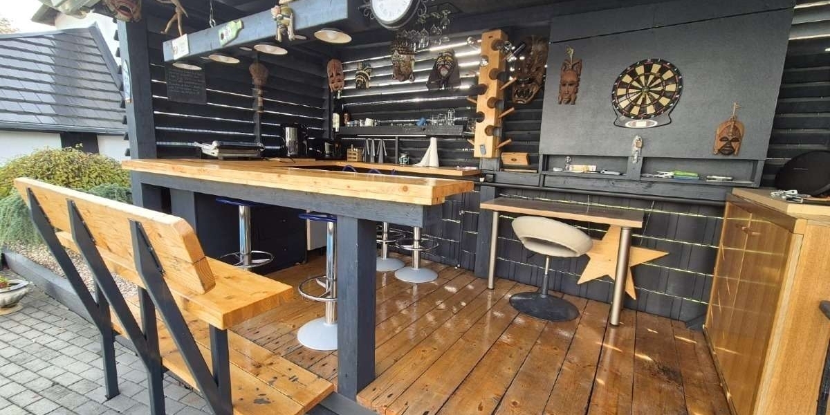 Großzügiges Wohnen für zwei Generationen: Poolbereich mit Poolbar und barrierefreiem EG - Zweifamilienhaus Katzweiler | Angebot:27131010