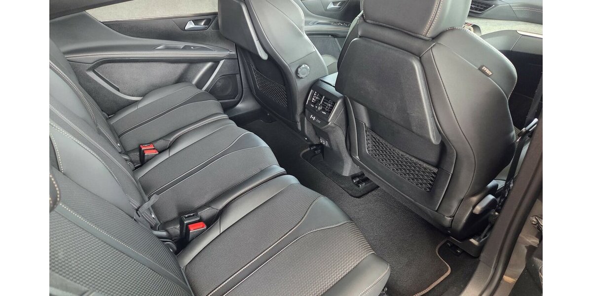 Peugeot 5008 GT 7 Sitze LED Autom. 16.678 km 24.000 &euro; Wilsdruff 01723