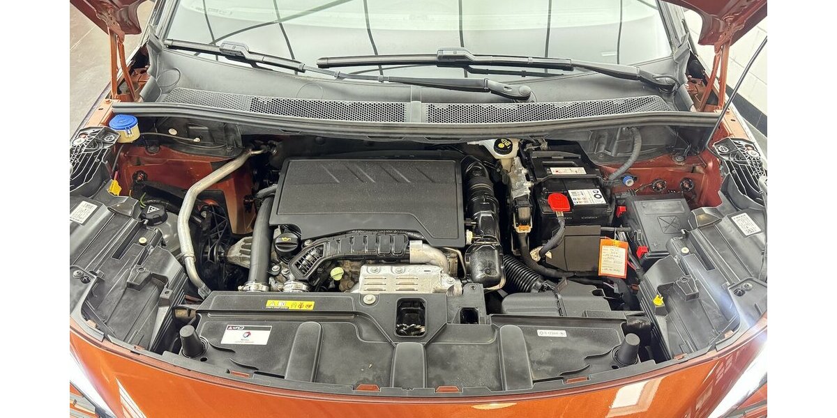 Peugeot 5008 GT Pt 130 EAT 8 AHK 1.Hand 7 Sitze 13.300 km 26.620 &euro; Lich 35423