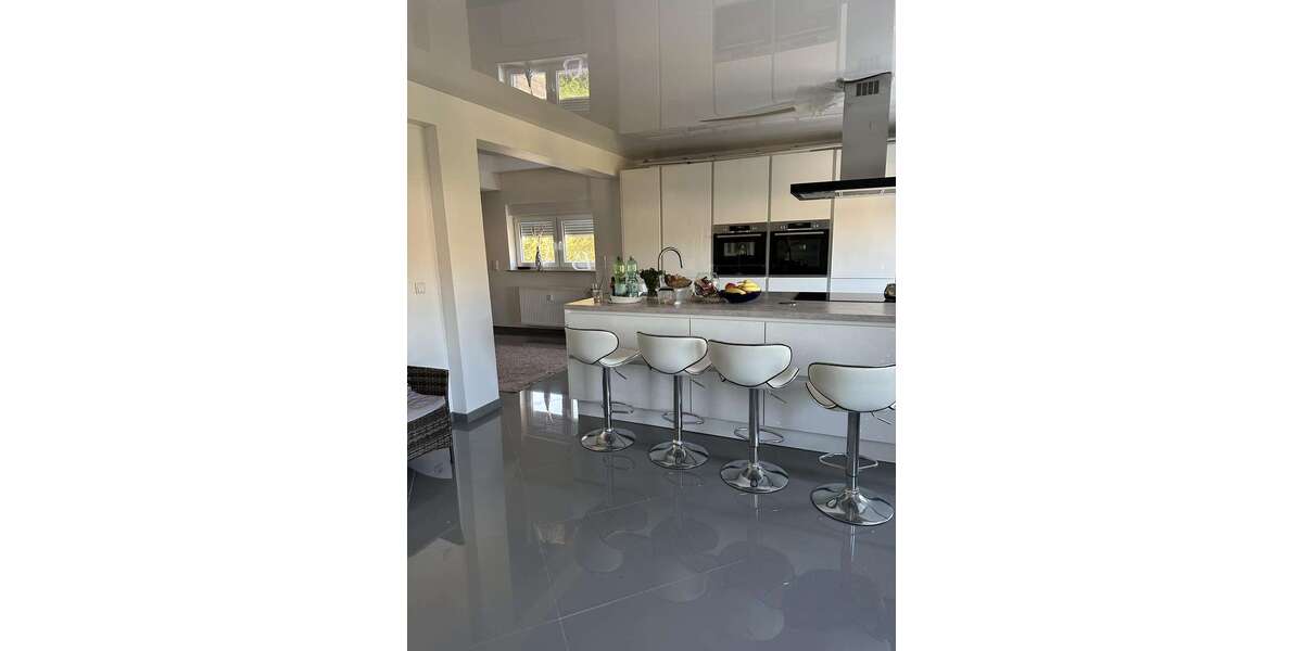 Etagenwohnung Leverkusen - 5 Zimmer, 165 m&sup2;, 1.880&euro; | Angebot:26660984