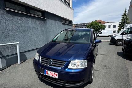 VW Touran 178.000 km 3.499 &euro; Nürnberg 90451