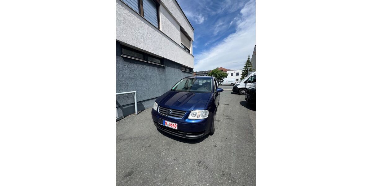 VW Touran 178.000 km 3.499 &euro; Nürnberg 90451
