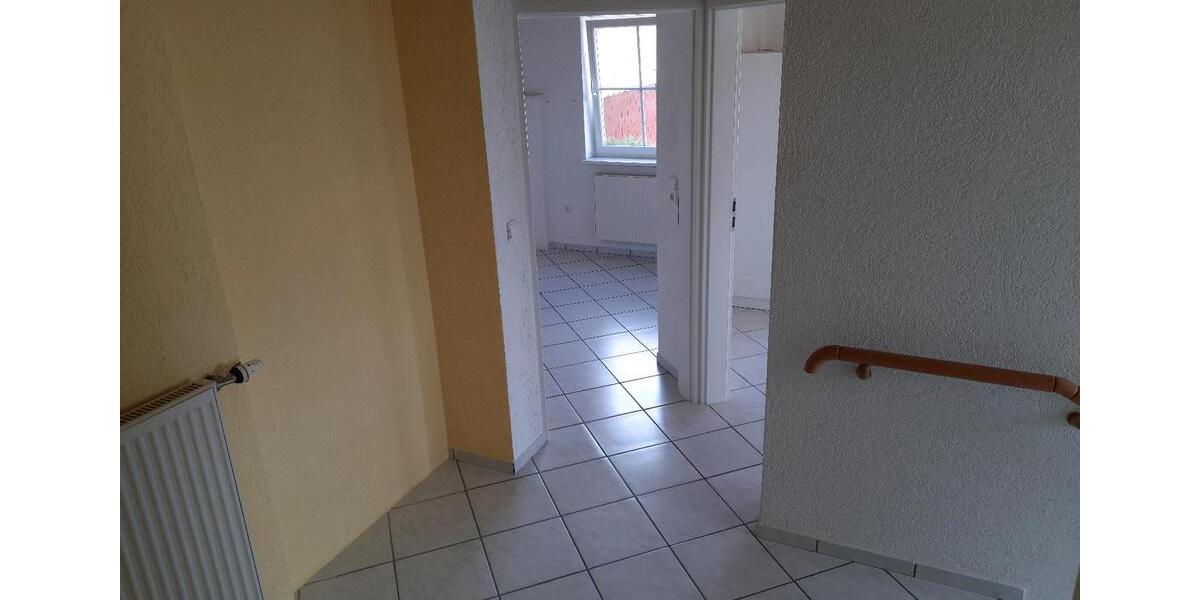 Dachgeschoßwohnung Bad Königshofen im Grabfeld - 6 Zimmer, 124 m&sup2;, 900&euro; | Angebot:26199518