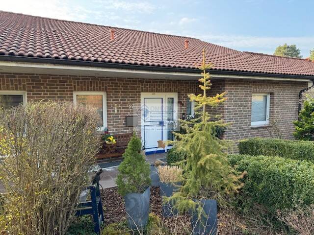 Neuwertiges Zweifamilien-Haus mit getrennten Eingängen 7 zimmer