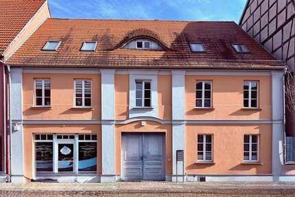 Haus Angermünde - 10 Zimmer, 237 m&sup2;, 320.000&euro; | Angebot:25403943