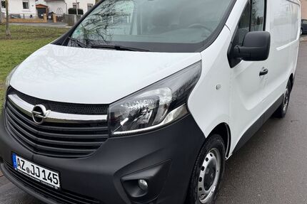 Opel Vivaro 98.000 km 13.900 &euro; Osthofen 67574
