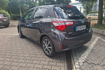 Toyota Yaris 82.000 km 12.900 &euro; Berlin 13583