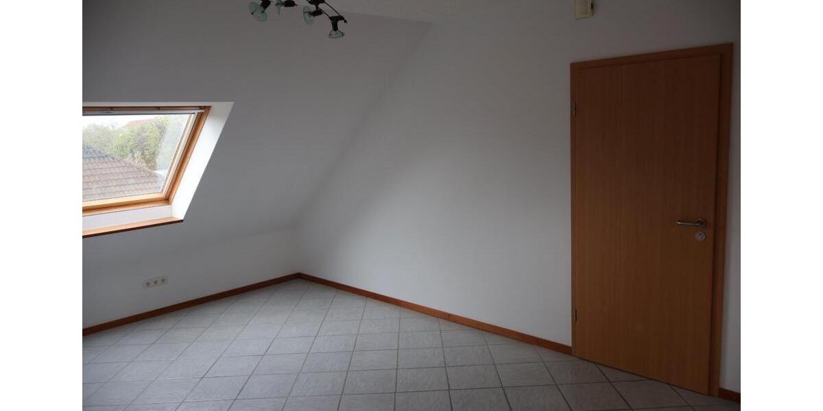 Dachgeschoßwohnung Elsfleth - 2.5 Zimmer, 75 m&sup2;, 630&euro; | Angebot:26412426