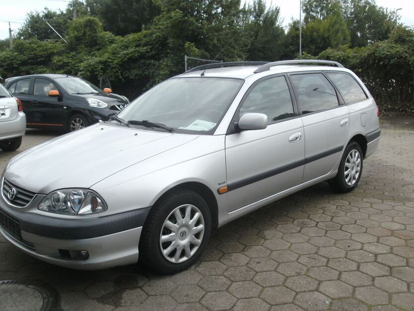 Toyota Avensis 161.000 km 4.200 € Hamburg 22143