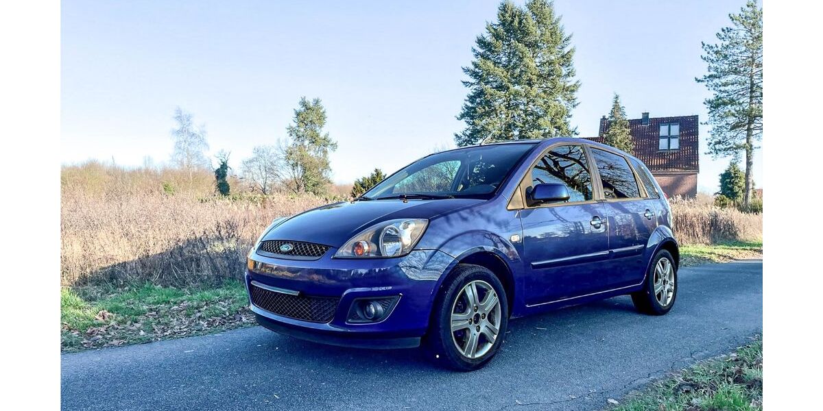 Ford Fiesta 175.005 km 2.100 &euro; Detmold 32758