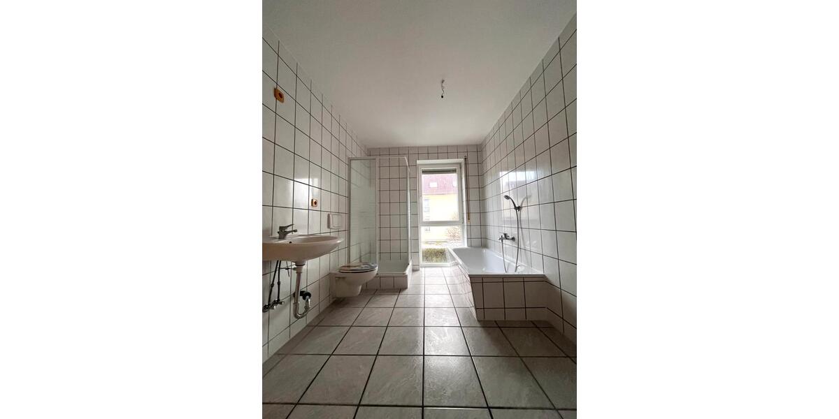 Etagenwohnung Bad Neustadt an der Saale - 3 Zimmer, 94 m&sup2;, 843&euro; | Angebot:24691130