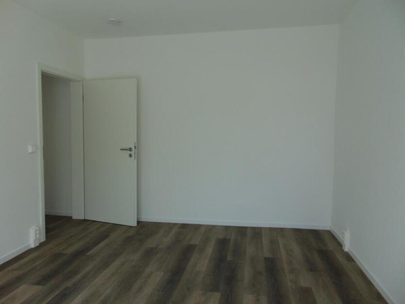 Große 3-Raum-Wohnung in Stralsund zimmer