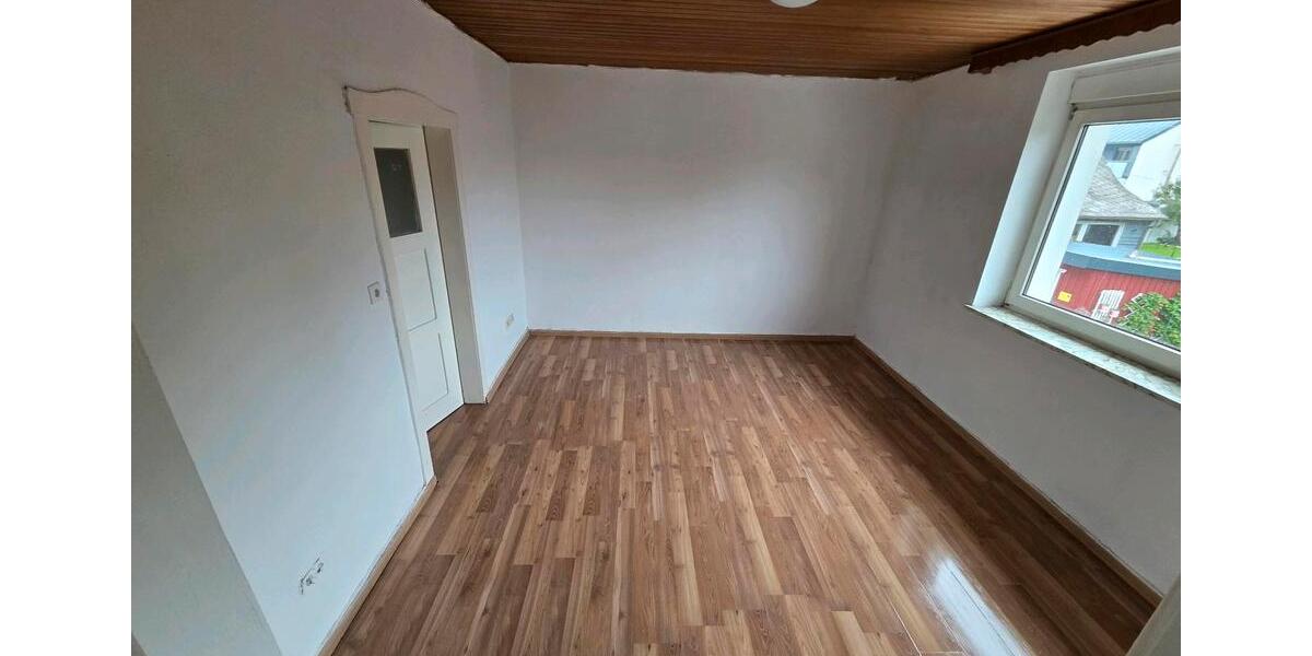Reihenhaus Teuschnitz - 6 Zimmer, 145 m&sup2;, 920&euro; | Angebot:26113060