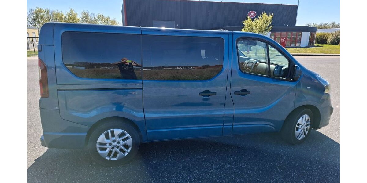 Opel Vivaro 204.500 km 11.500 &euro; Tessin 18195