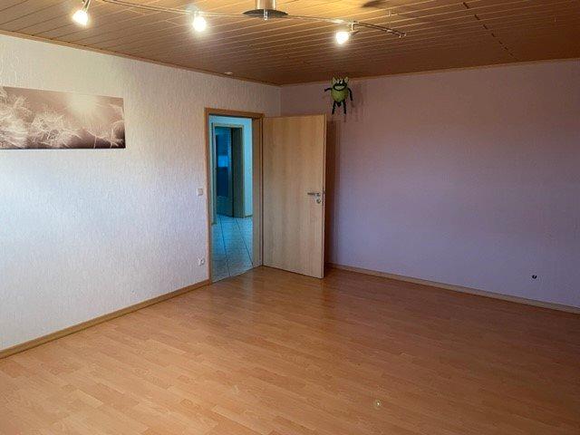 Etagenwohnung Dickenschied - 4 Zimmer, 144 m&sup2;, 890&euro; | Angebot:26680927