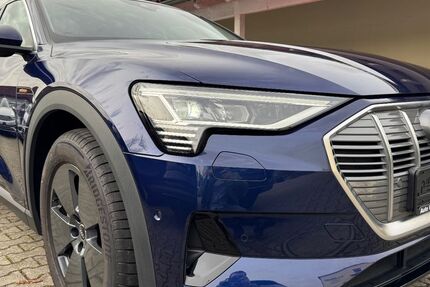 Audi e-tron 37.842 km 33.990 € Ichenhausen 89335