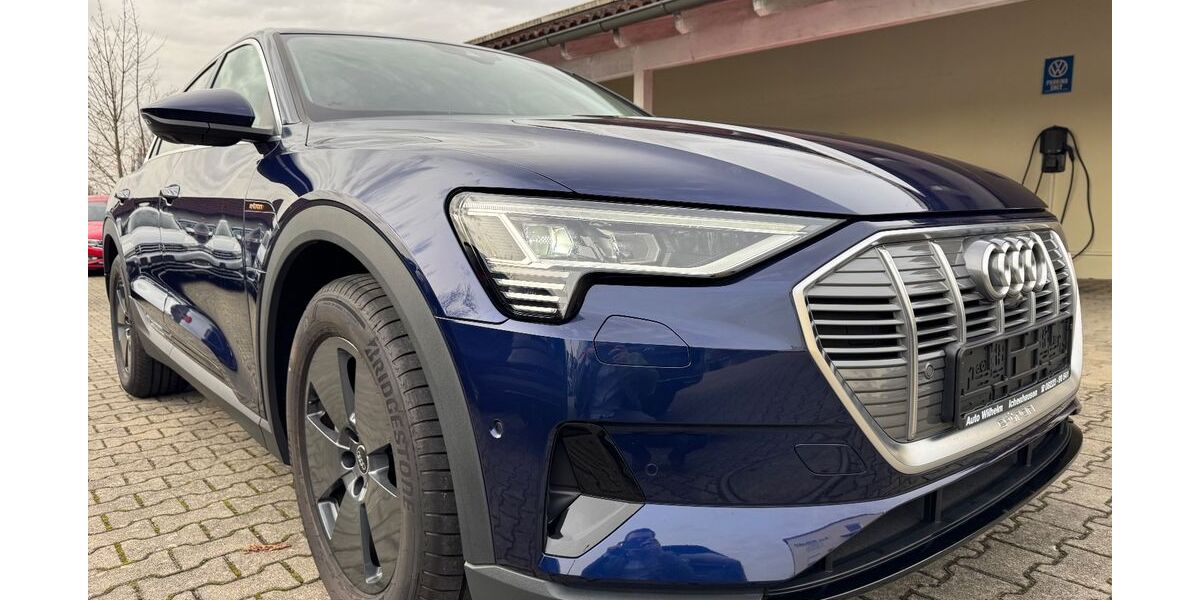 Audi e-tron 37.842 km 34.990 € Ichenhausen 89335