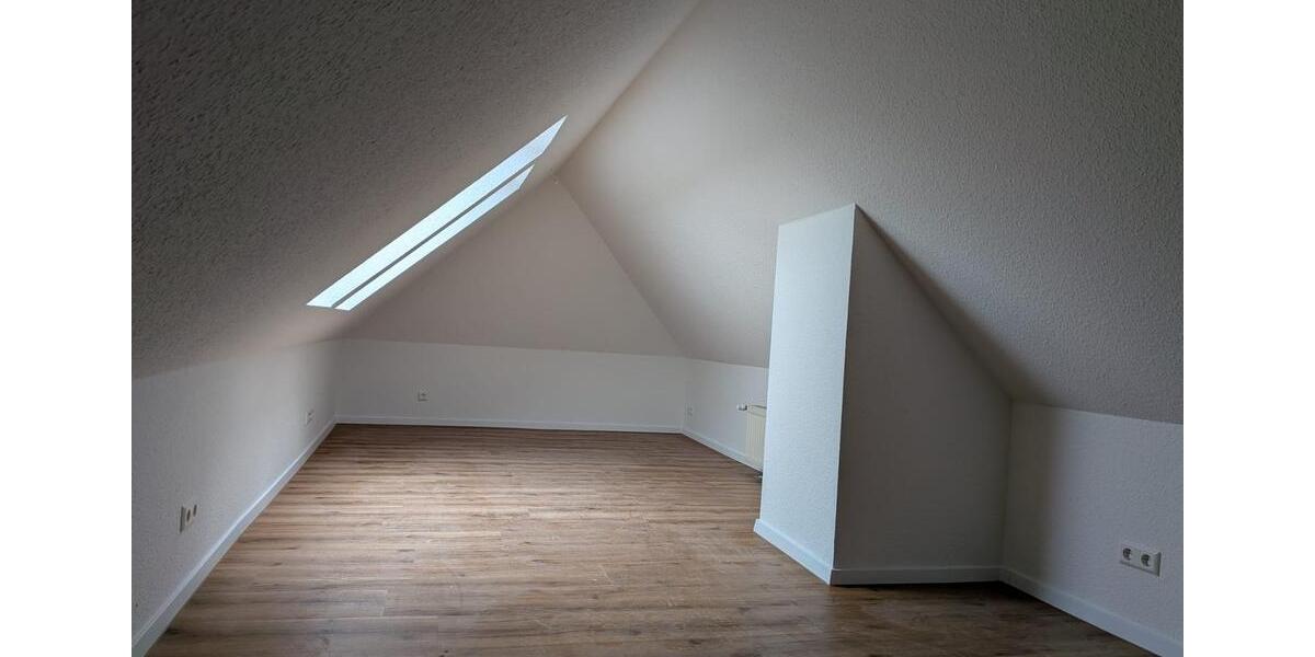 Dachgeschoßwohnung Teterow - 3 Zimmer, 72 m&sup2;, 635&euro; | Angebot:26268972