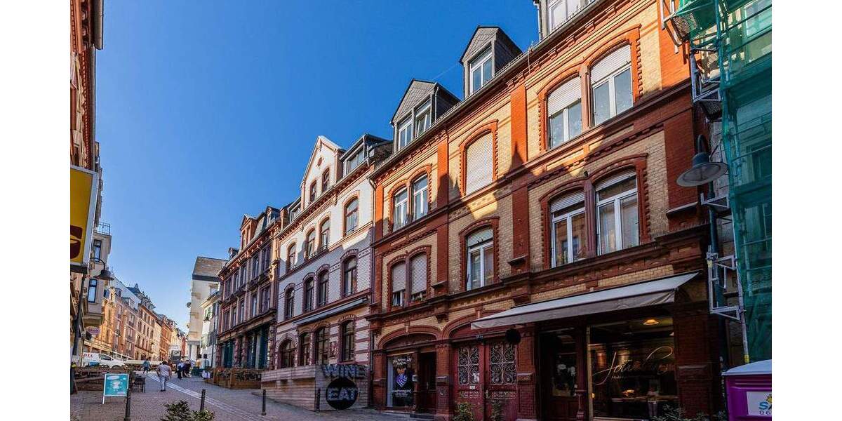 Mehrfamilienhaus mit zwei Gewerbeeinheiten in zentraler Innenstadtlage 2 zimmer