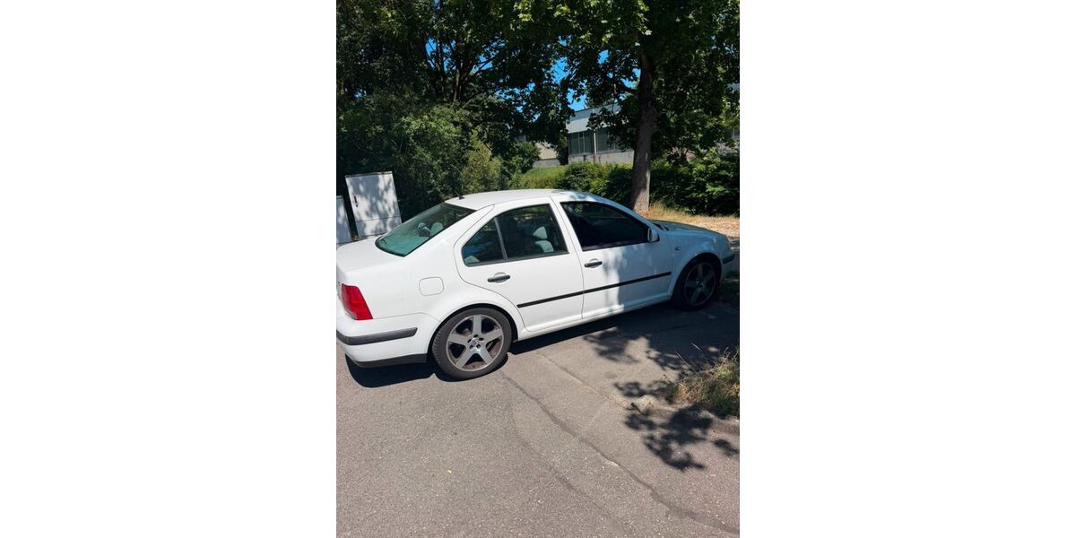 VW Bora 143.255 km 2.900 &euro; Uhingen 73066