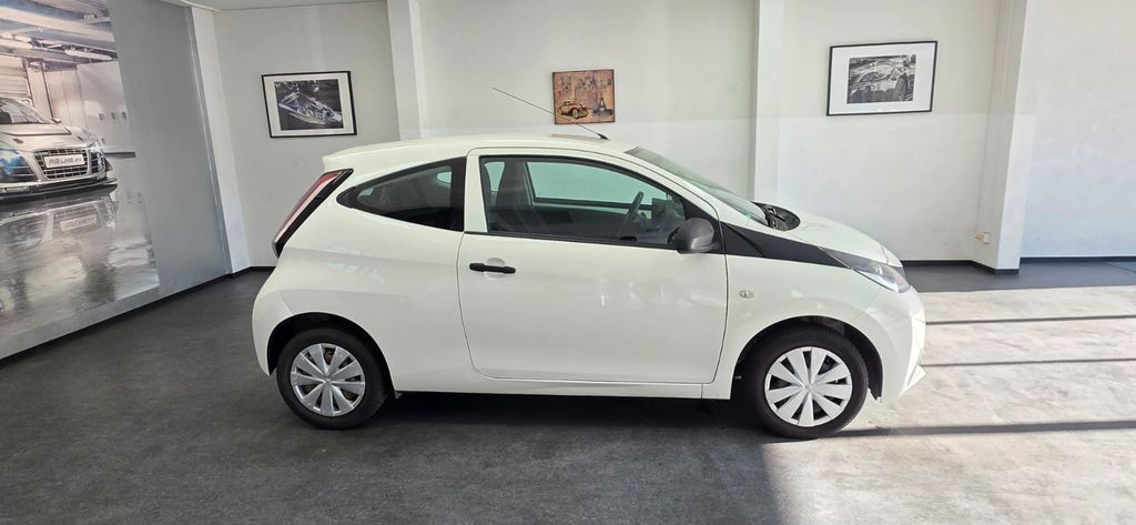 Toyota Aygo (X) 128.000 km 5.490 &euro; Asperg/Ludwigsburg bei Stuttgart 71679