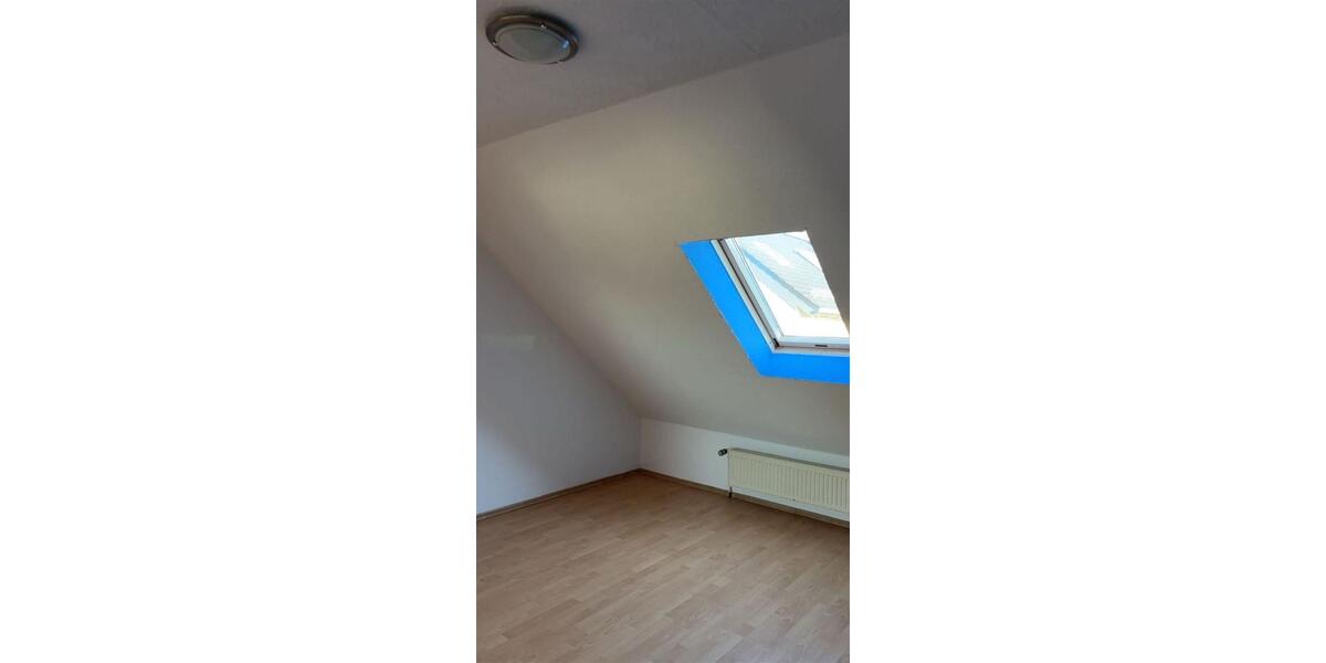 Dachgeschoßwohnung Neunkirchen Heinitz - 5 Zimmer, 150 m&sup2;, 900&euro; | Angebot:26495176