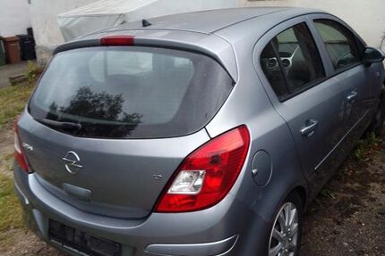 Opel Corsa 241.000 km 2.700 € Burgthann 90559