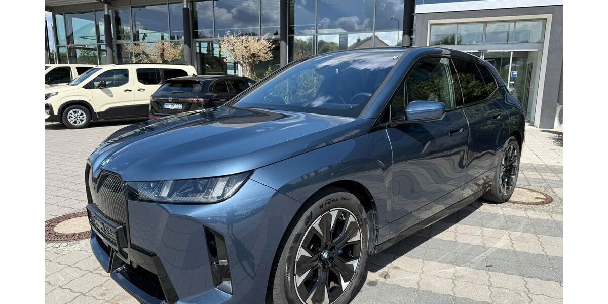 BMW iX 23.043 km 73.480 &euro; Amberg 92224