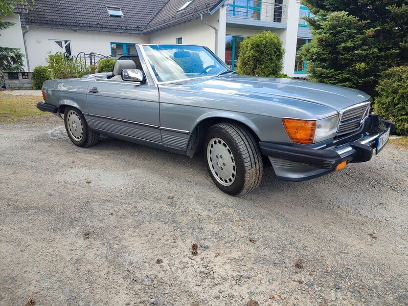Mercedes-Benz SL 560 215.000 km 17.900 € Bernsdorf 02994