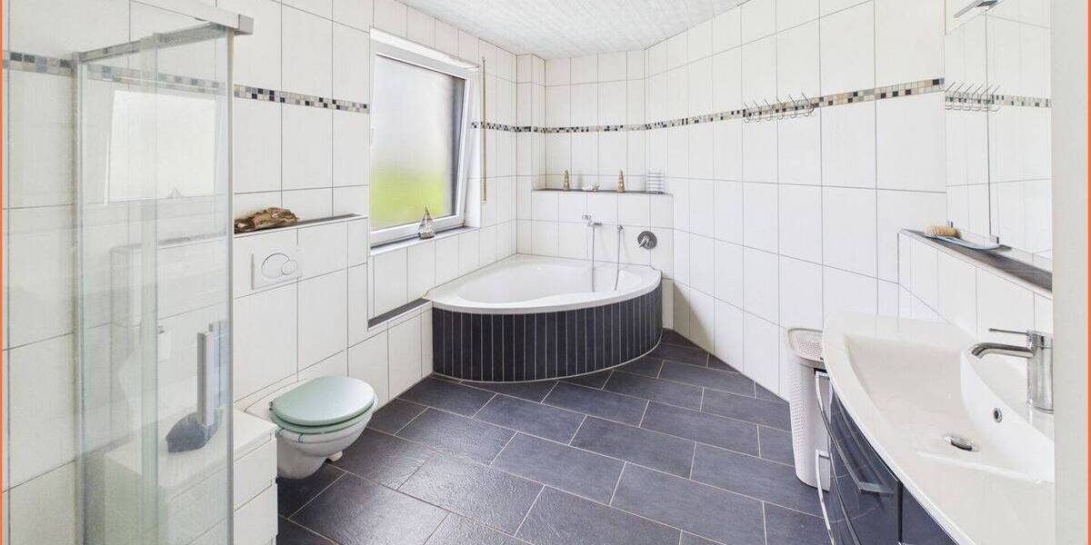 Einfamilienhaus Gangelt-Breberen Breberen - 7 Zimmer, 270 m&sup2;, 549.000&euro; | Angebot:26358393