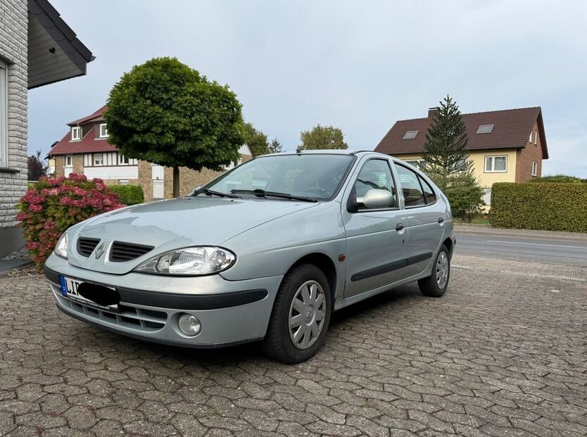 Renault Megane 59.772 km 2.900 € Bad Salzuflen 32107