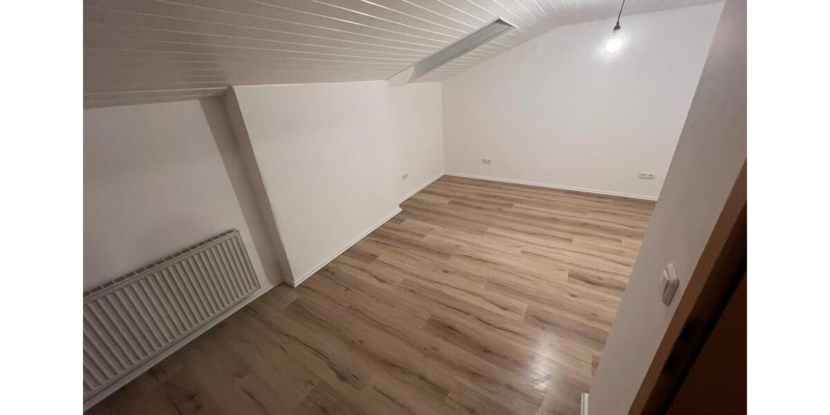 Dachgeschoßwohnung Odelzhausen - 3 Zimmer, 65 m&sup2;, 1.000&euro; | Angebot:26688597