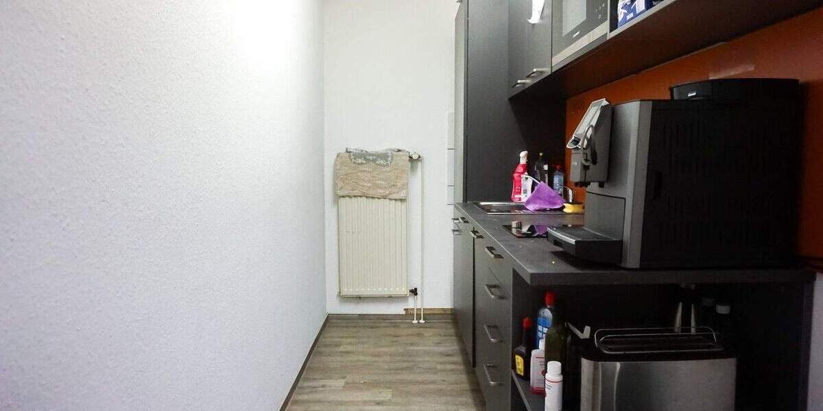 Gewerbeobjekt Geldern - 6 Zimmer, 200 m&sup2;, 1.300&euro; | Angebot:24425861