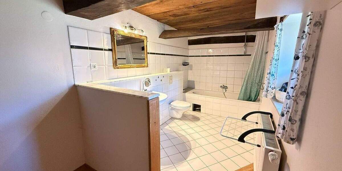 Etagenwohnung Extertal Schönhagen - 5 Zimmer, 150 m&sup2;, 195.000&euro; | Angebot:26055065