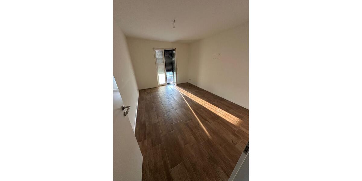 Dachgeschoßwohnung Neubrandenburg - 3 Zimmer, 86 m&sup2;, 1.200&euro; | Angebot:26406504