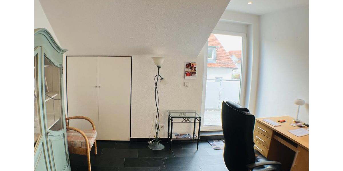 Dachgeschoßwohnung Gärtringen - 3.5 Zimmer, 94 m&sup2;, 1.100&euro; | Angebot:26381409