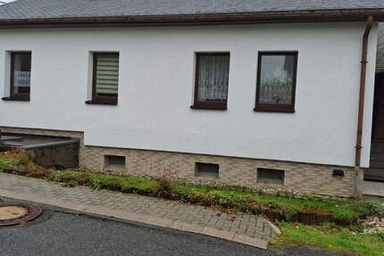 Freistehendes Einfamilienhaus im Bungalowstil mit Ferien- oder Einliegerwohnung in absolut ruhiger Waldrandlage! 6 zimmer