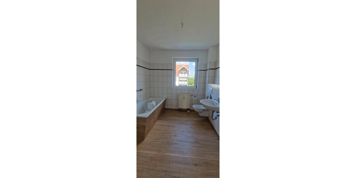 Etagenwohnung Leuna - 3 Zimmer, 70 m&sup2;, 110.000&euro; | Angebot:26564779