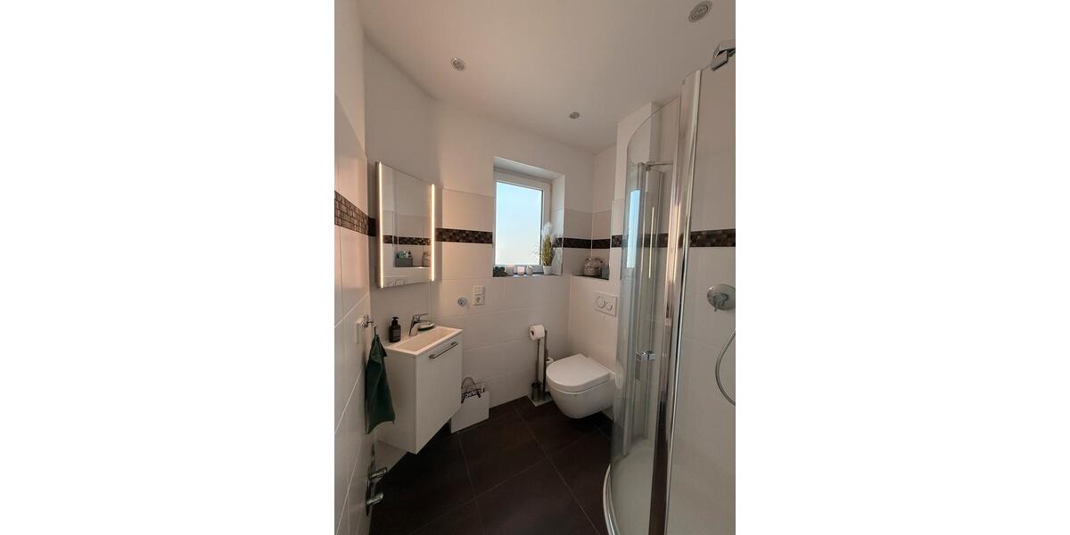 Etagenwohnung Wiesbaden Biebrich - 4 Zimmer, 114 m&sup2;, 2.000&euro; | Angebot:26038493