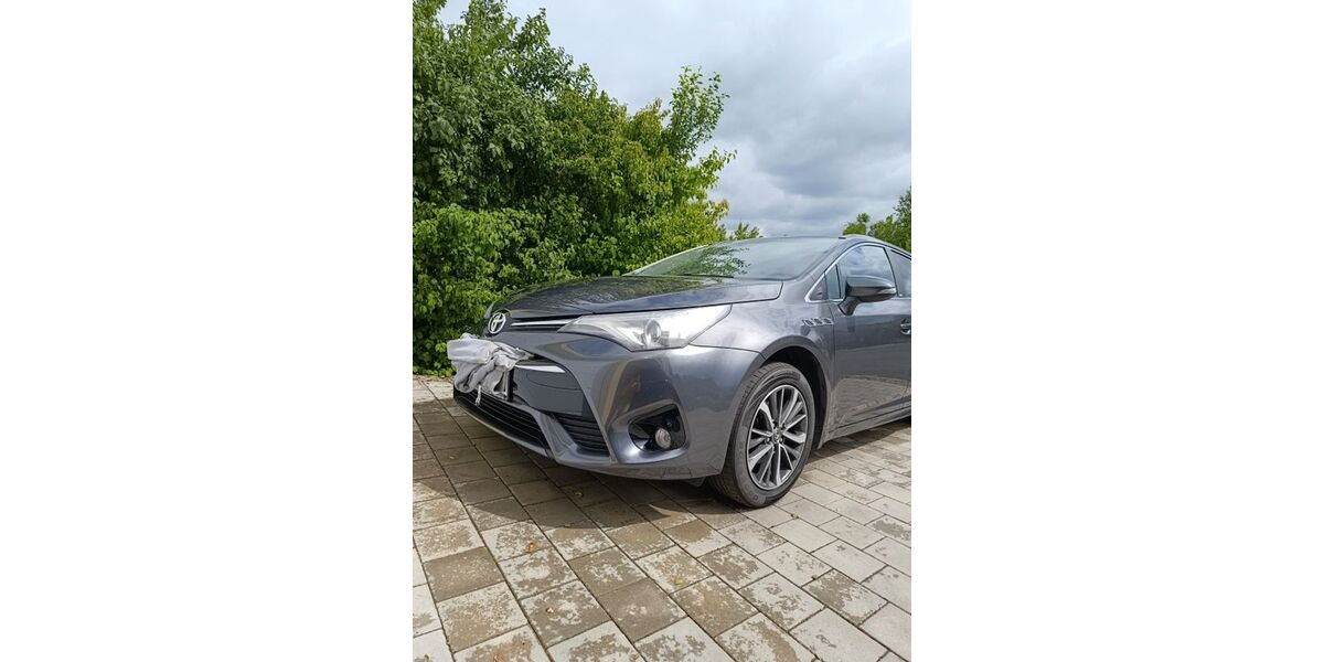 Toyota Avensis 94.406 km 13.500 &euro; Obernzenn 91619