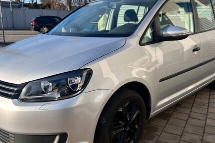VW Touran 127.000 km 8.400 &euro; Königsbrunn 86343